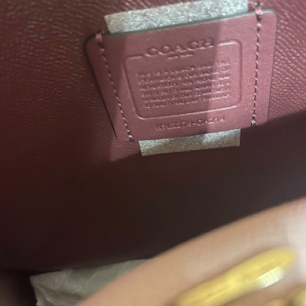 Coach Off-White Leather Shoulder Bag - Picture 6 of 11